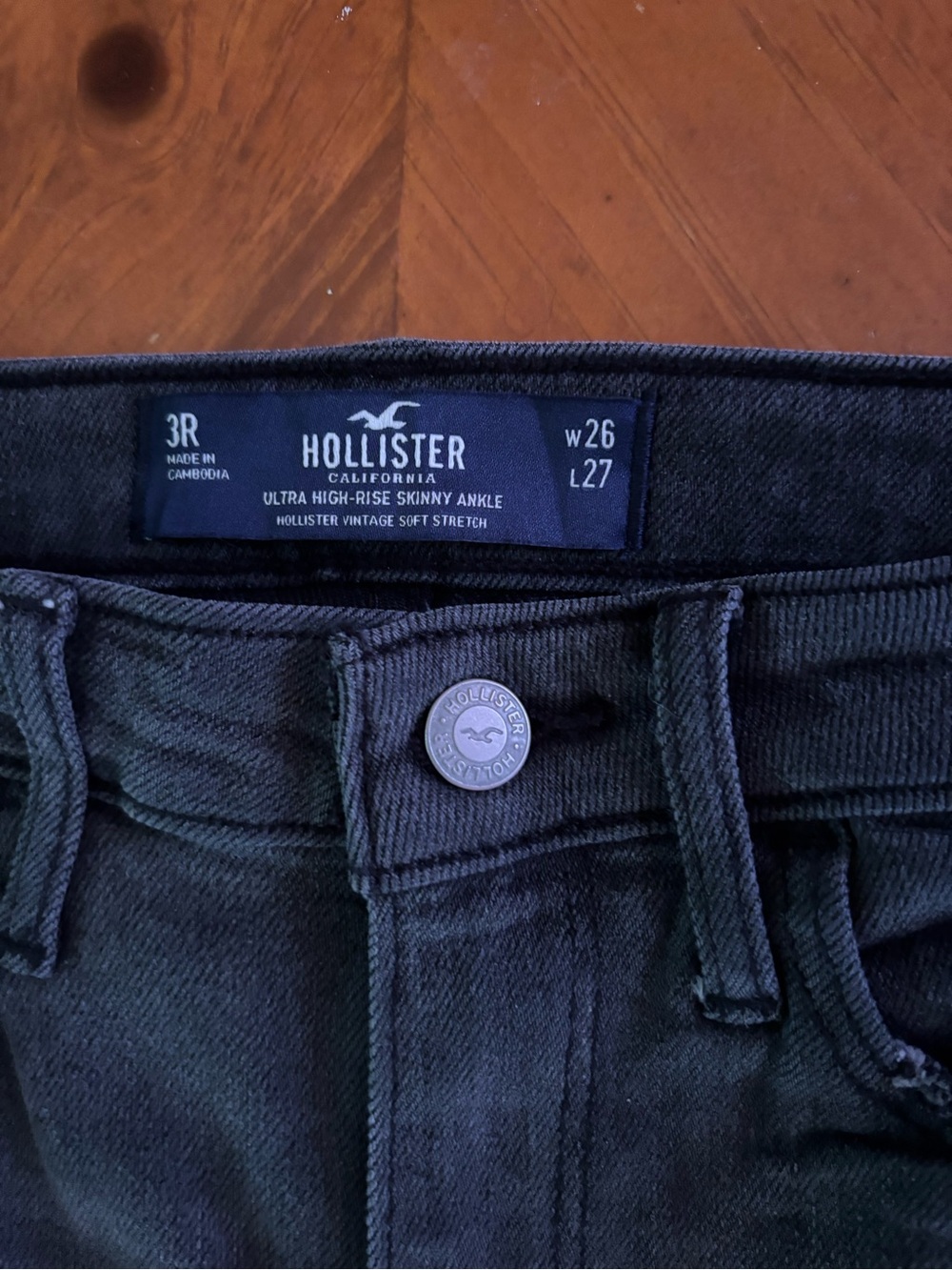 Hollister Women’s High-Rise Skinny Ankle Jeans - Black
